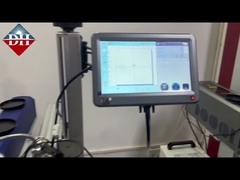 Летящий лазерный маркировочный аппарат с вырезанной датой на дне банки